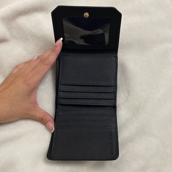 Michael Kors Wallet - Picture 4 of 6